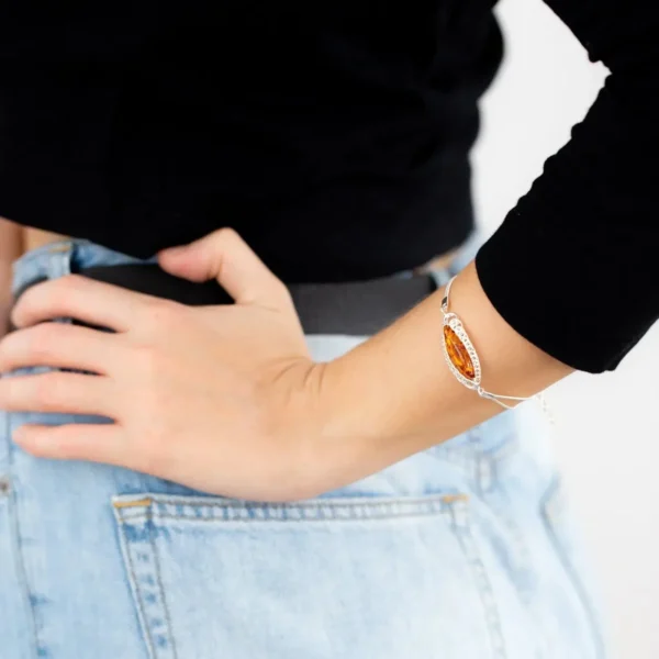 Modern Amber Chain Bracelet - Image 16