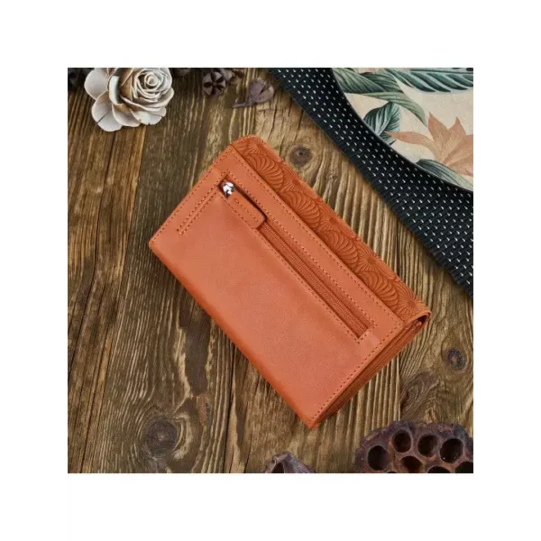 Vibrant & Chic Leather Women's Wallets - Image 18